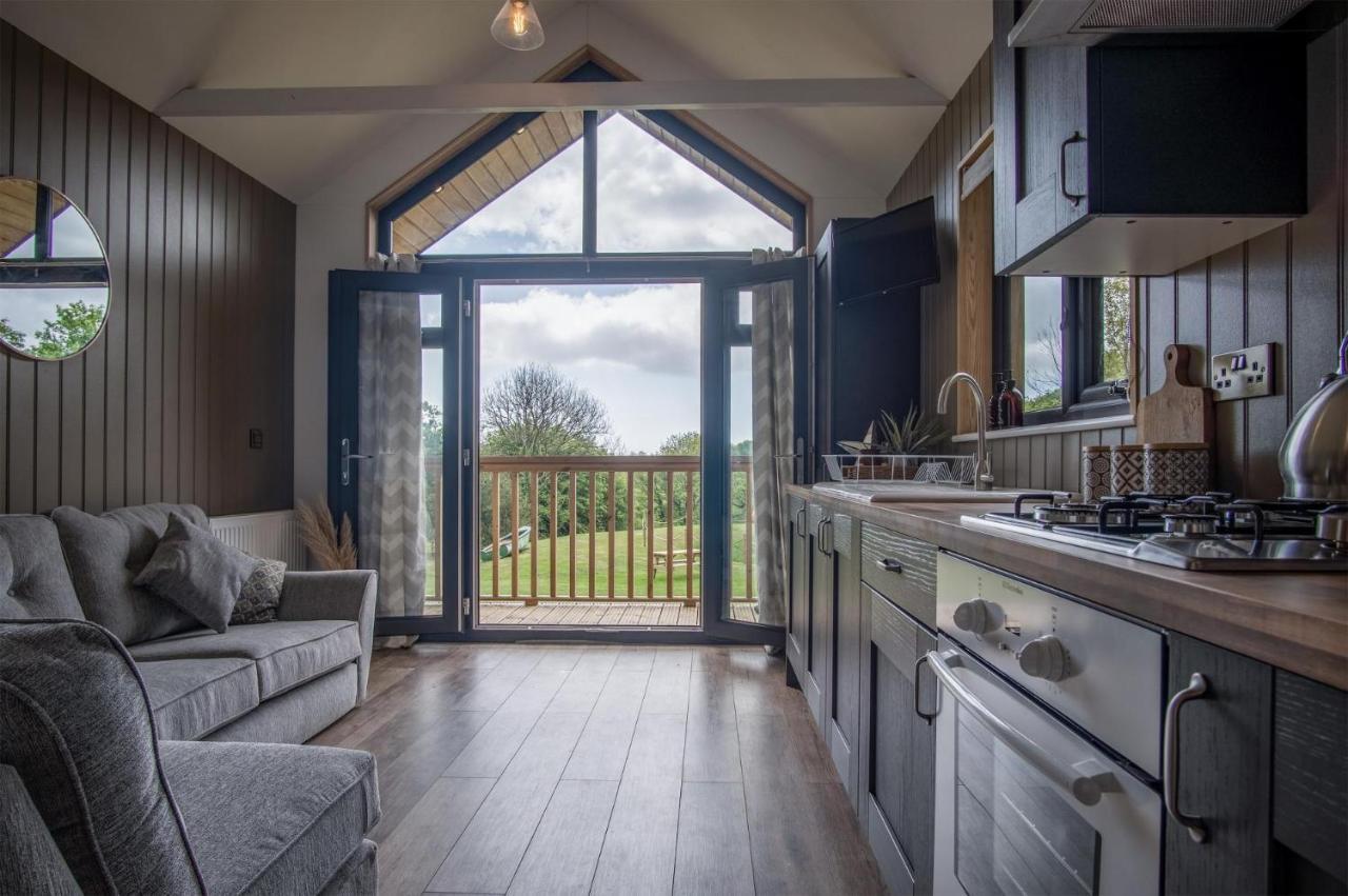Cabin In The Woods - 1 Bedroom Lodge - Kilgetty Stepaside  Exterior foto